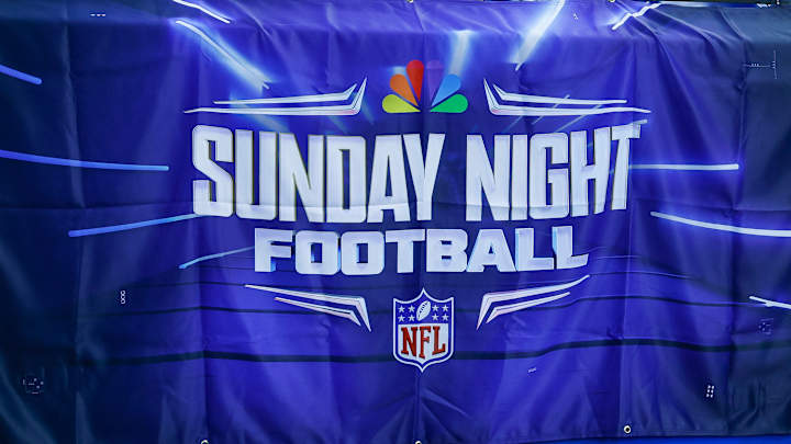 Announcers and referees for Cowboys vs. Steelers on Sunday Night Football