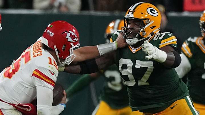 Packers coach breaks silence on star defender’s struggles