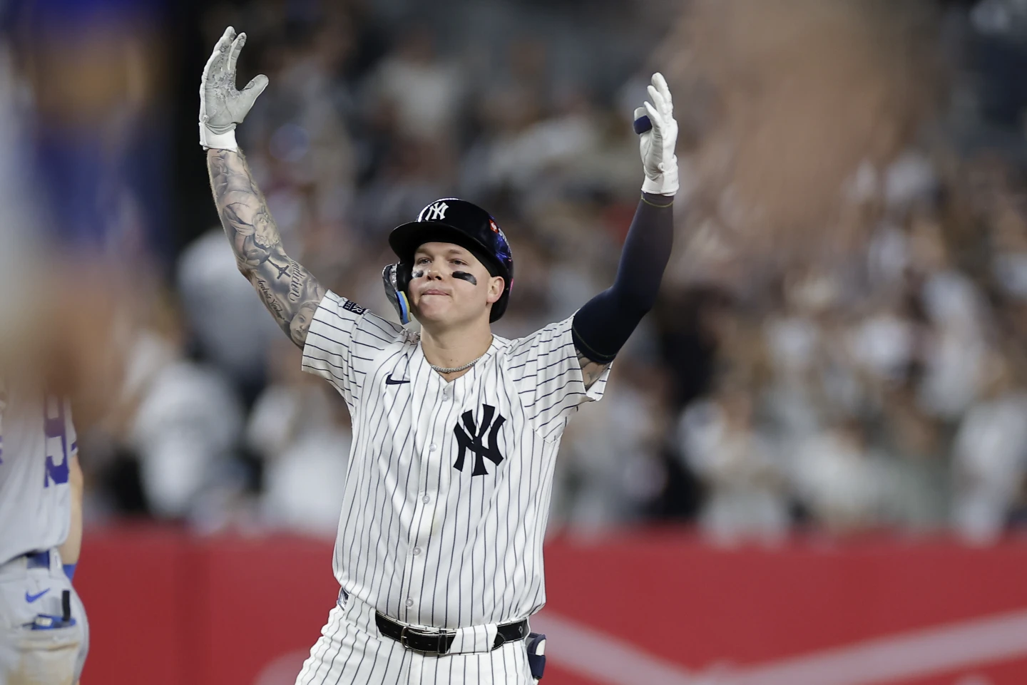 New York Yankees defeat the Kansas City Royals 6-5 in the first game of the ALDS