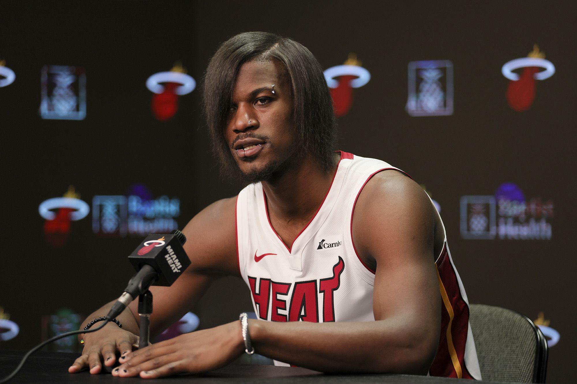 Jimmy Butler breaks tradition with “Normal” hair at Miami Heat Media Day, sparking fan reactions