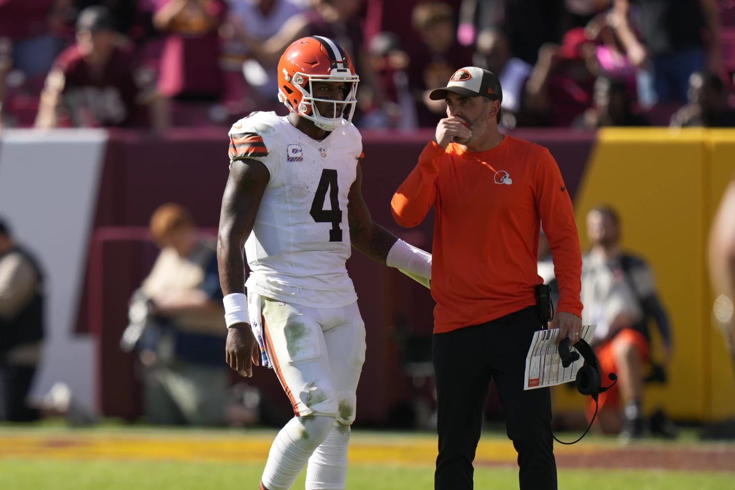 The Cleveland Browns are “sticking with their quarterback” despite continued struggles from Deshaun Watson and the offense