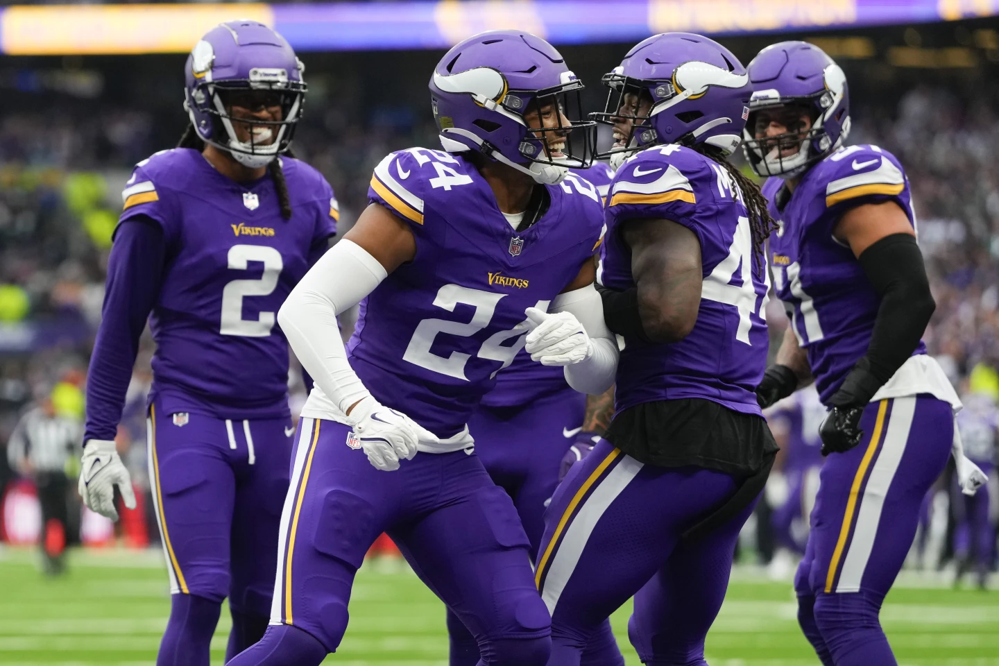 The Minnesota Vikings stayed unbeaten by balancing their offensive difficulties with a stronger defensive performance