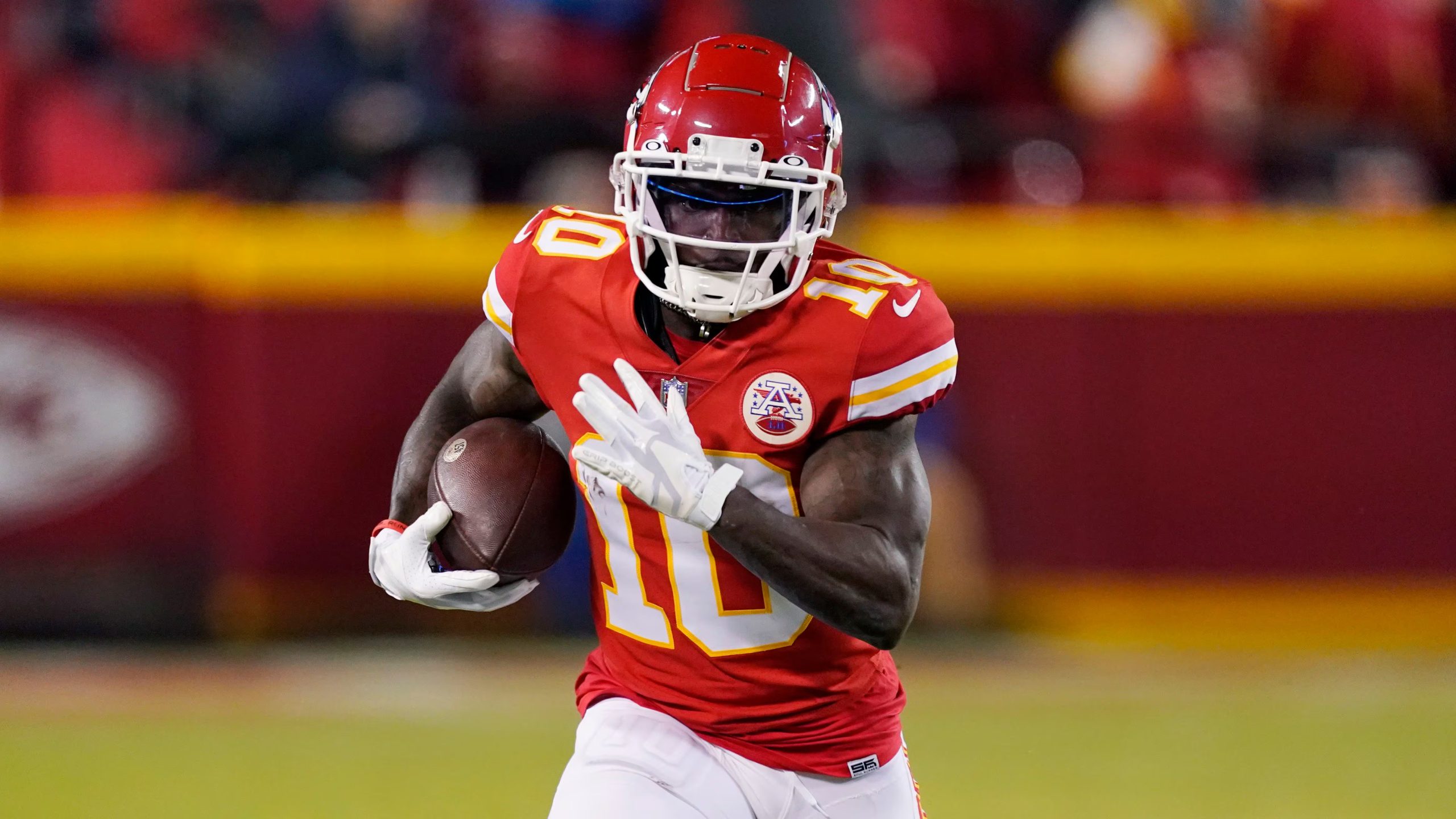 Trading Tyreek Hill back to the chiefs would be a costly mistake for the dolphins