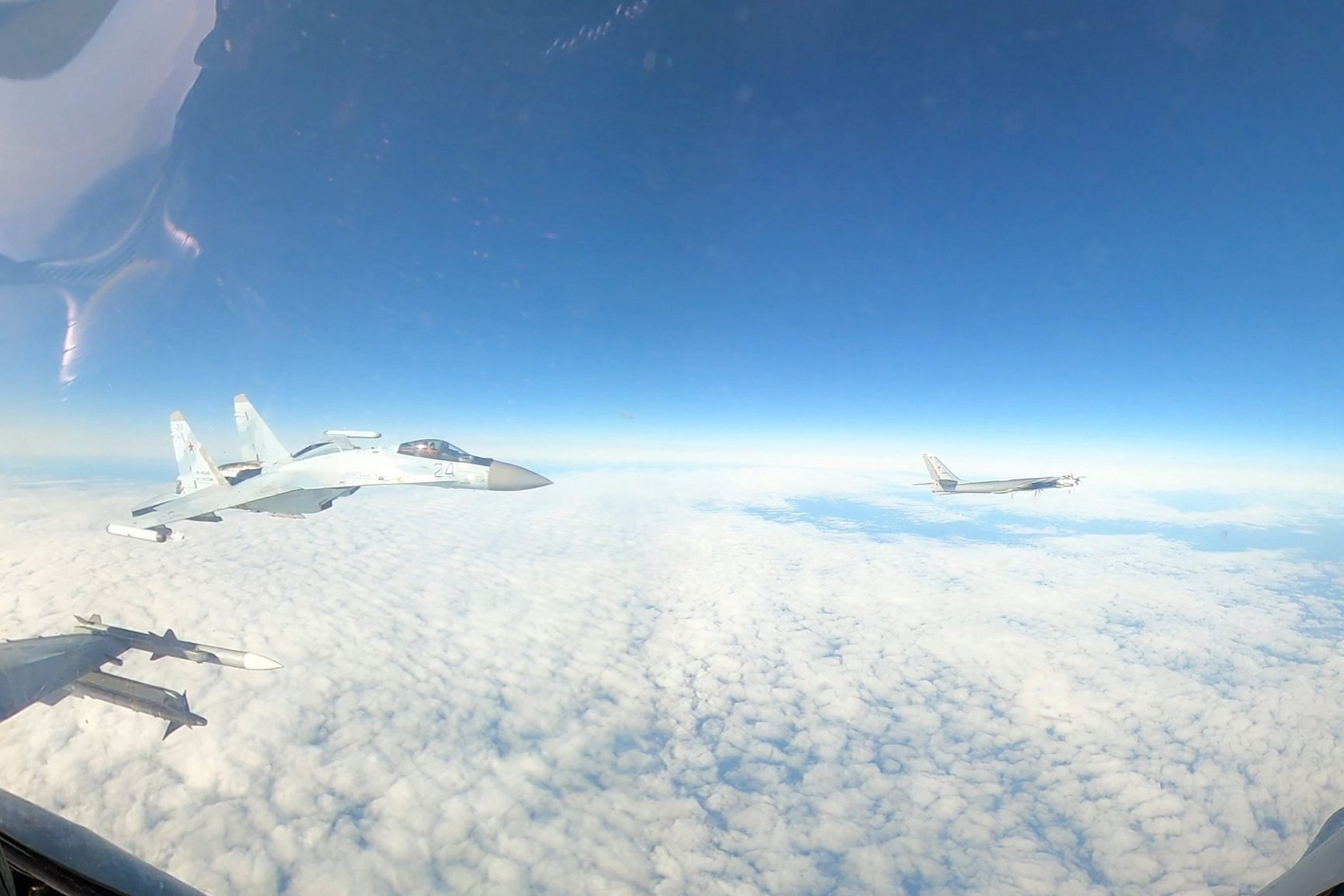 Russian jet comes within 50 feet of US fighter off coast of Alaska