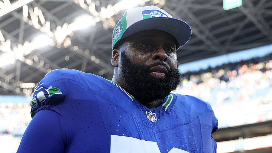 Seahawks bring back veteran OT Jason Peters, per reports