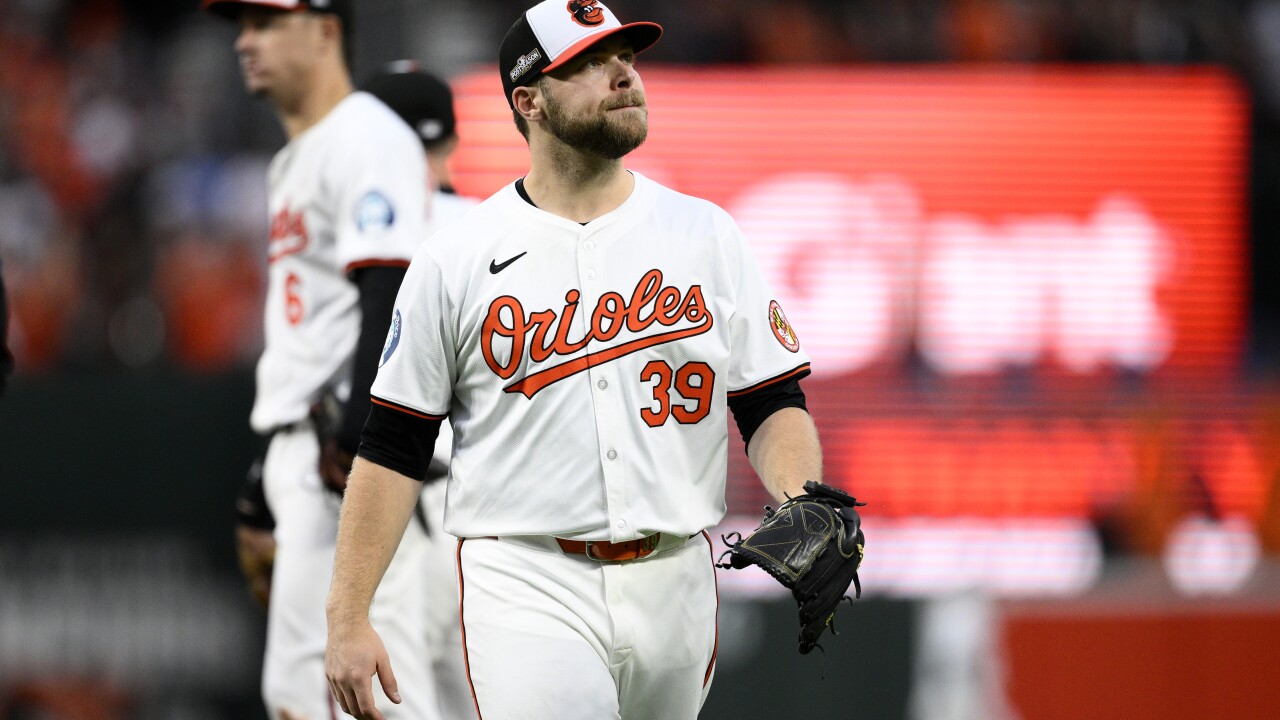 Orioles fall to Royals in Game 1 of AL Wild Card Series