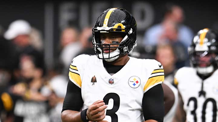 Mike Tomlin’s cryptic media message hints toward a disastrous Steelers QB swap