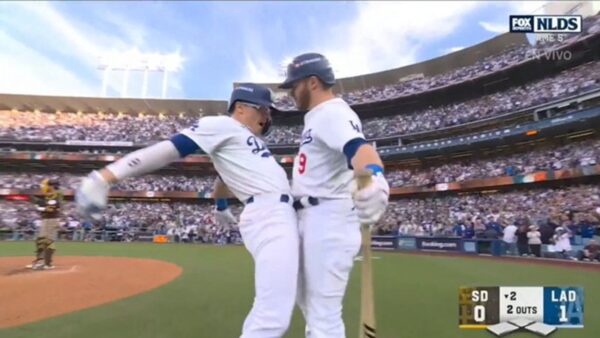 Enrique Hernandez, Gavin Lux do unusual HR celebration during NLDS Game 5