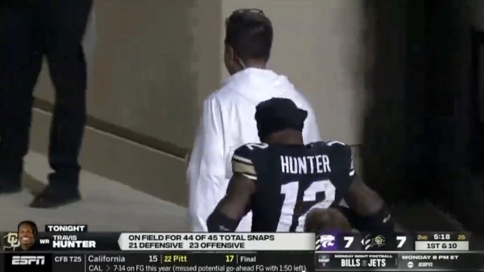 Travis Hunter leaves game with shoulder injury